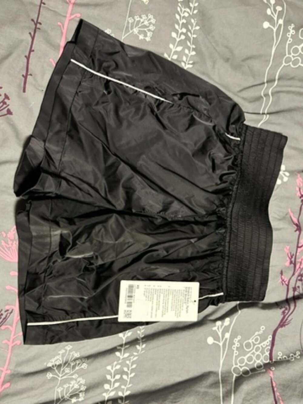 NWT Lululemon shorts size xs